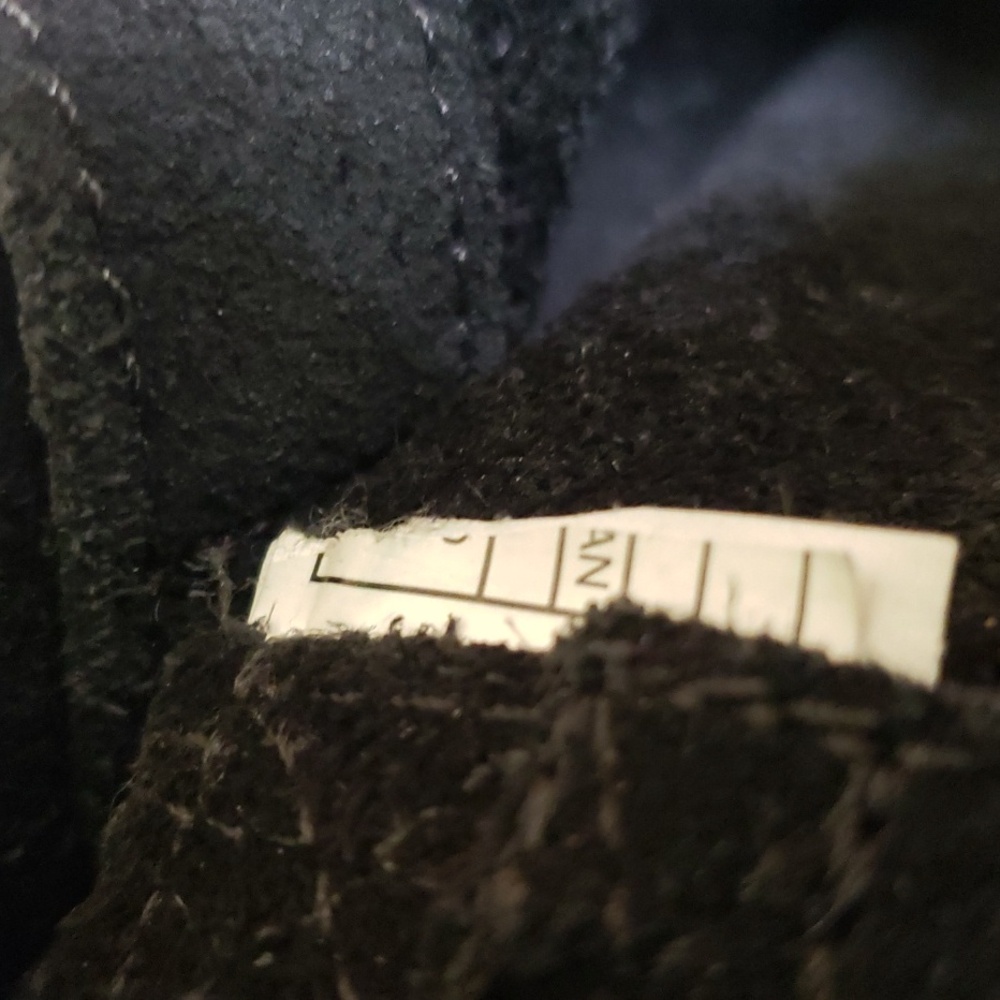 Suede UGG 7 Black - Picture 14 of 15